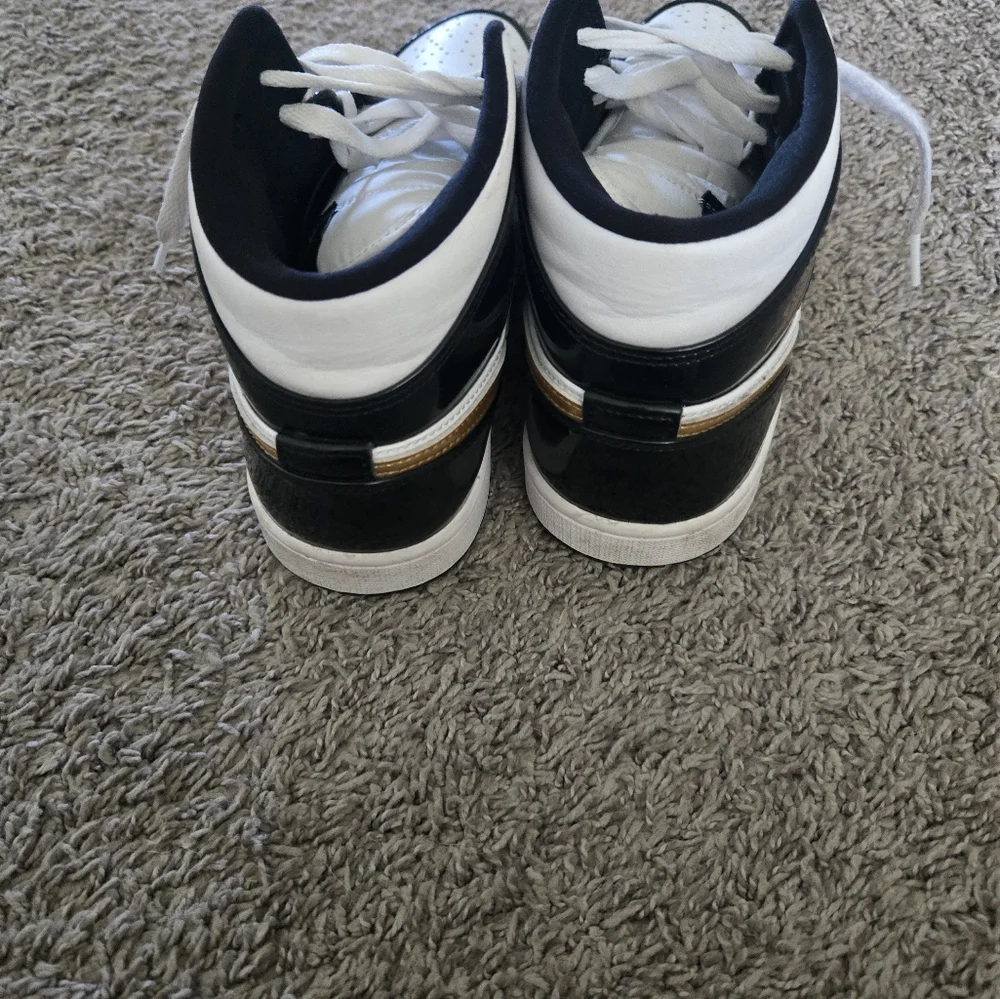 Air Jordan 1 Mid SE w/box